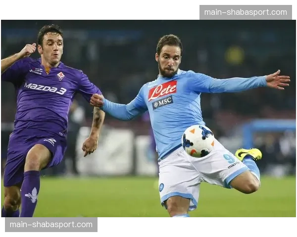 佛罗伦萨4-3险胜卡利亚里，比赛最后十分钟打入三球