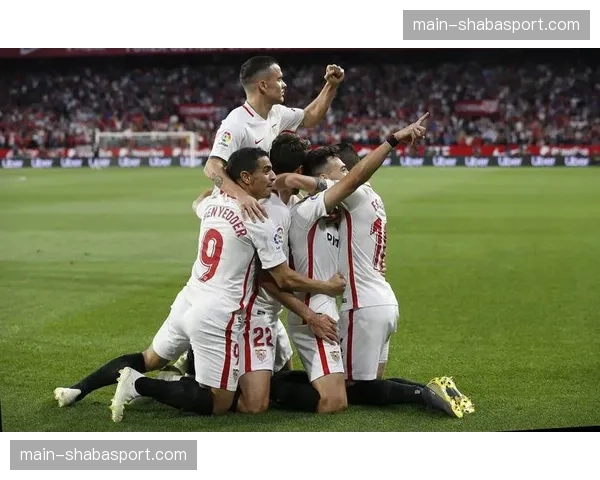 评论:塞尔塔连败,问题出在攻转守阶段区域站位松散与个人盯防失职 评论:塞尔塔连败,问题出在攻转守阶段区域站位松散与个人盯防失职